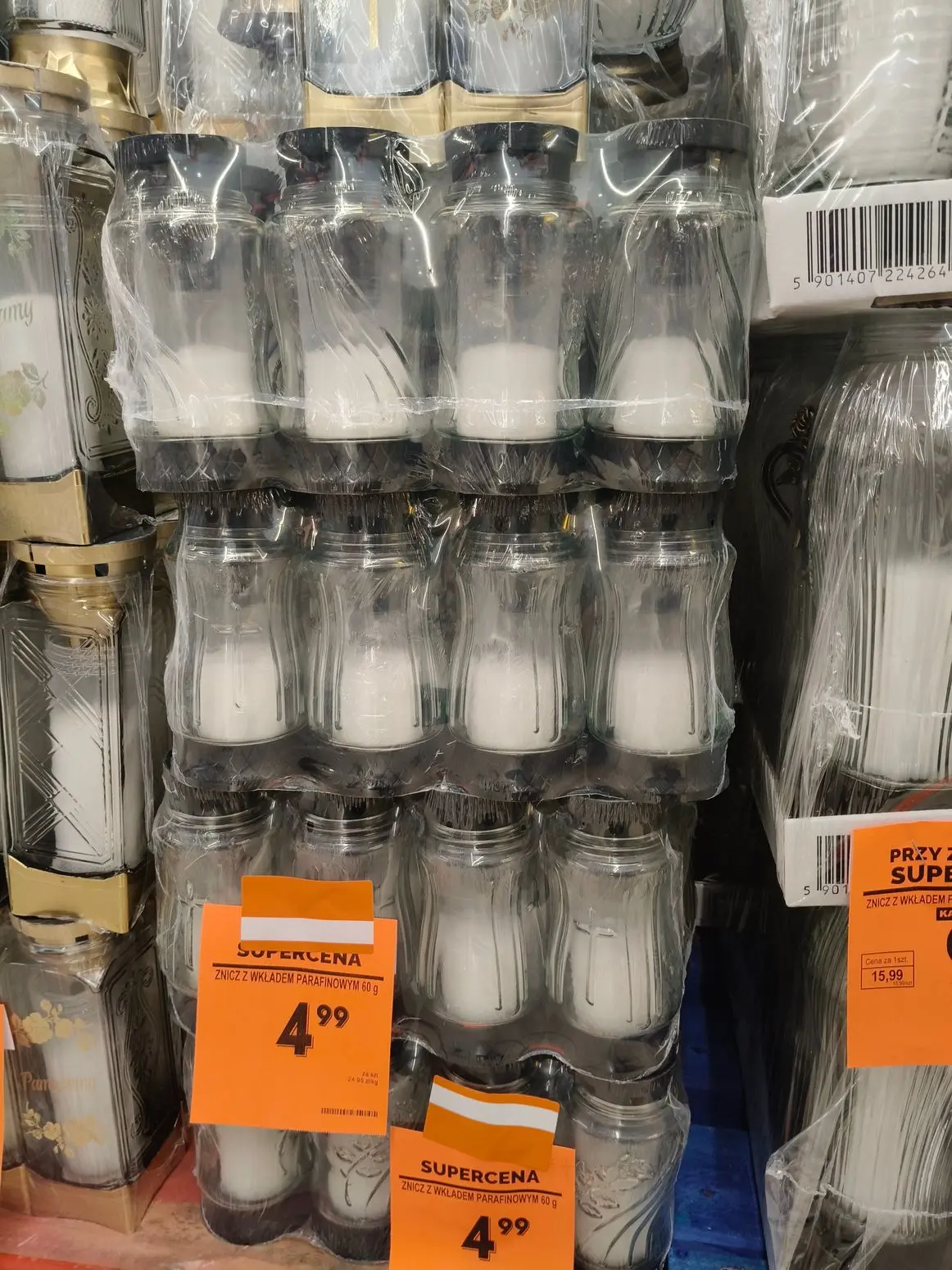 gazetka promocyjna Biedronka Pamięcią o bliskich 🕯️ - Strona 4